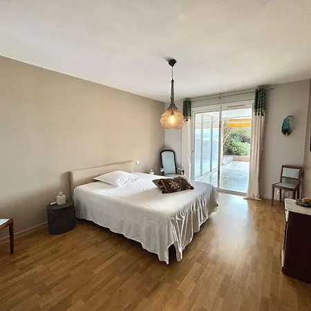 Rez De Jardin Barbicaja Apartment